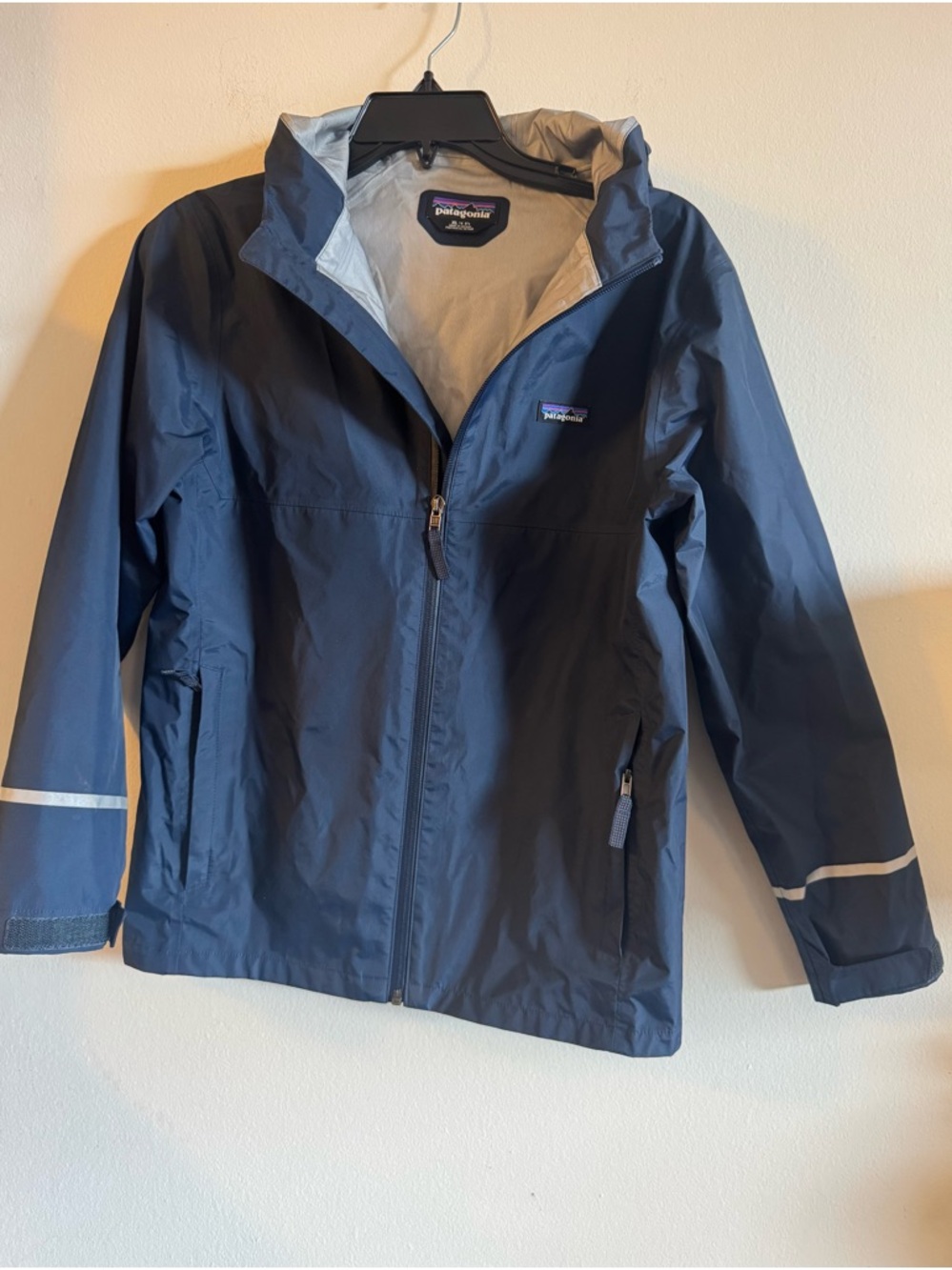 Patagonia Navy Hooded TorrentShell Rain Jacket XL 14 kids. Excellent condition